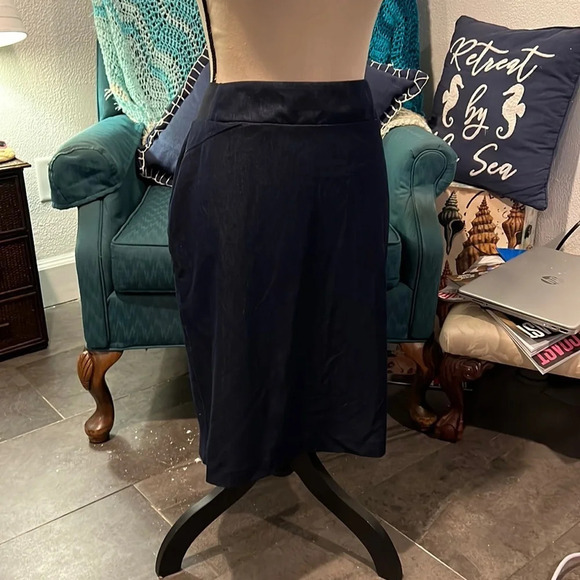 Skirt denim look 74%poly22%rayon and4% spandex - Picture 1 of 2